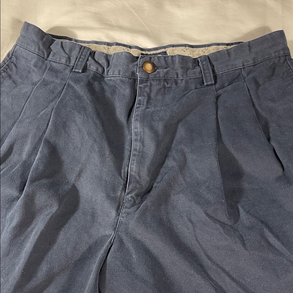 Izod mens navy blue rugged double pleated 8" inseam chino shorts - size 34